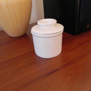 New without box The Original Butter Bell Crock by L. Tremain Ivory Matt finish